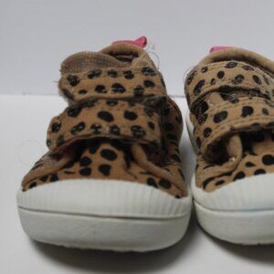 Cat & Jack Girls Canvas Polka Dot Beige Shoes in size 4